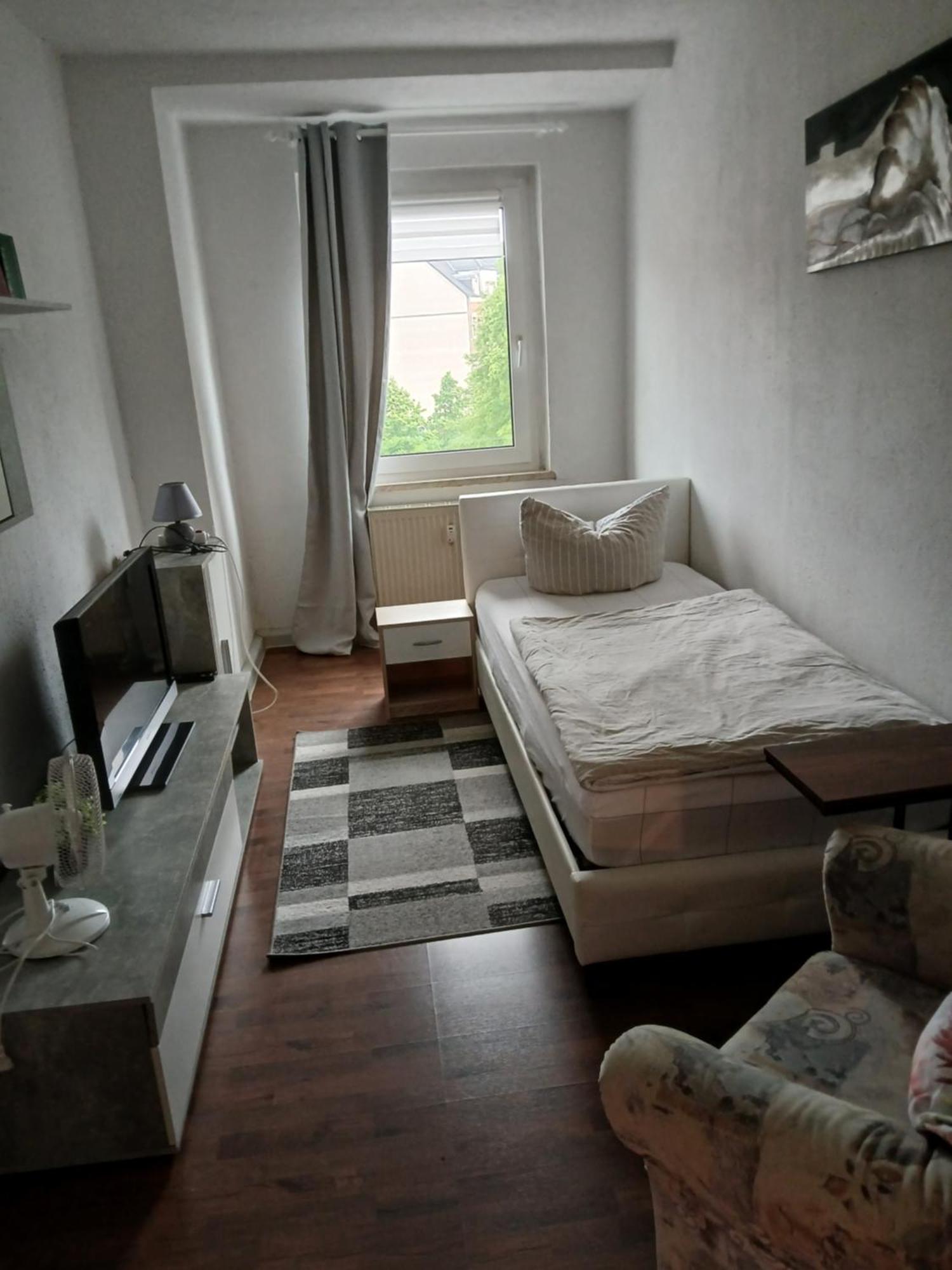 Kleine Wohnung Fuer Monteure Und Dienstreisen Цвікау Екстер'єр фото